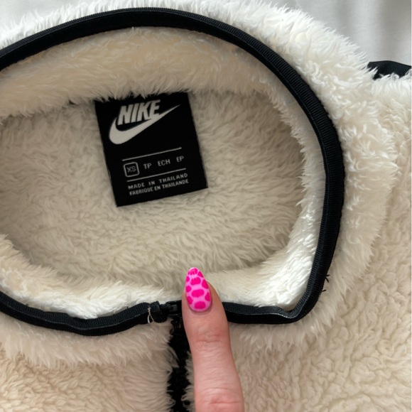 Nike Womens NSW 1/4-Zip Sherpa Fleece Crop Top - Picture 7 of 8